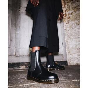 Dr. Martens Women's Black Hi Leather Pull On Chelsea Boots Size 11 Women's